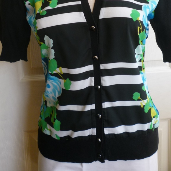 New York and Company button down sweater - Picture 4 of 8